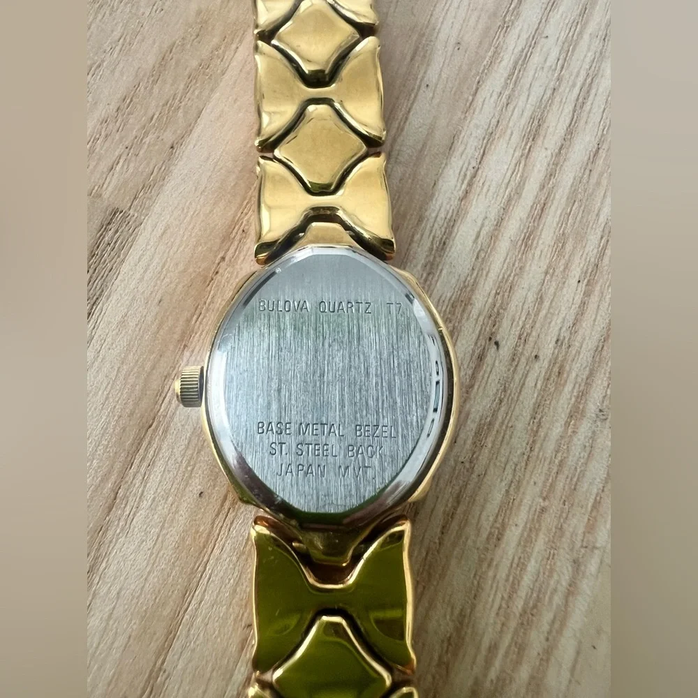 Bulova ladies oval gold tone dress watch NEW BATTERY